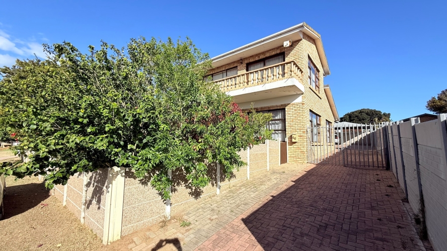 To Let 3 Bedroom Property for Rent in Heiderand Western Cape